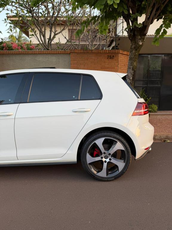 VOLKSWAGEN Golf - Foto