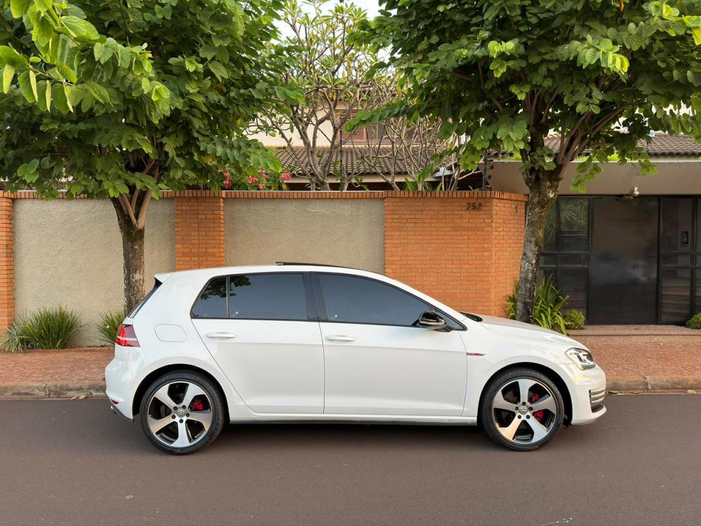 VOLKSWAGEN Golf - Foto