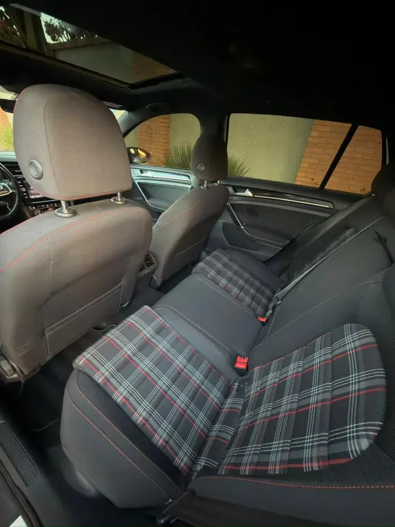VOLKSWAGEN Golf - Foto