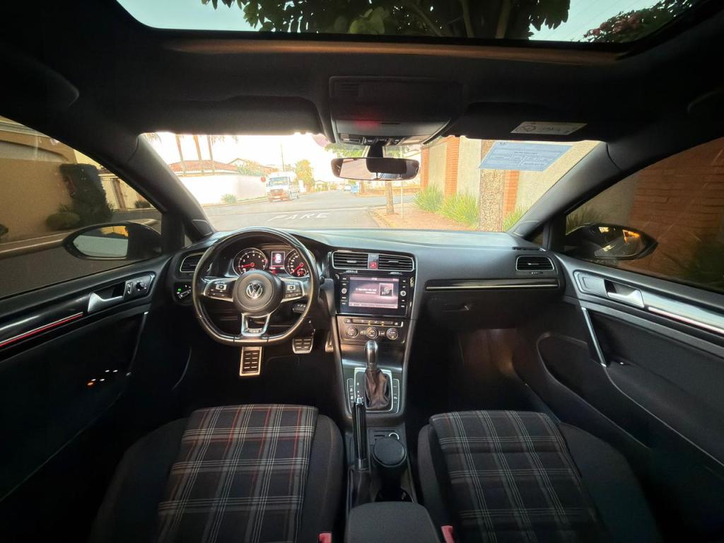 VOLKSWAGEN Golf - Foto