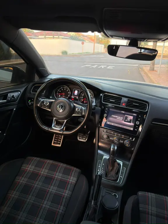 VOLKSWAGEN Golf - Foto