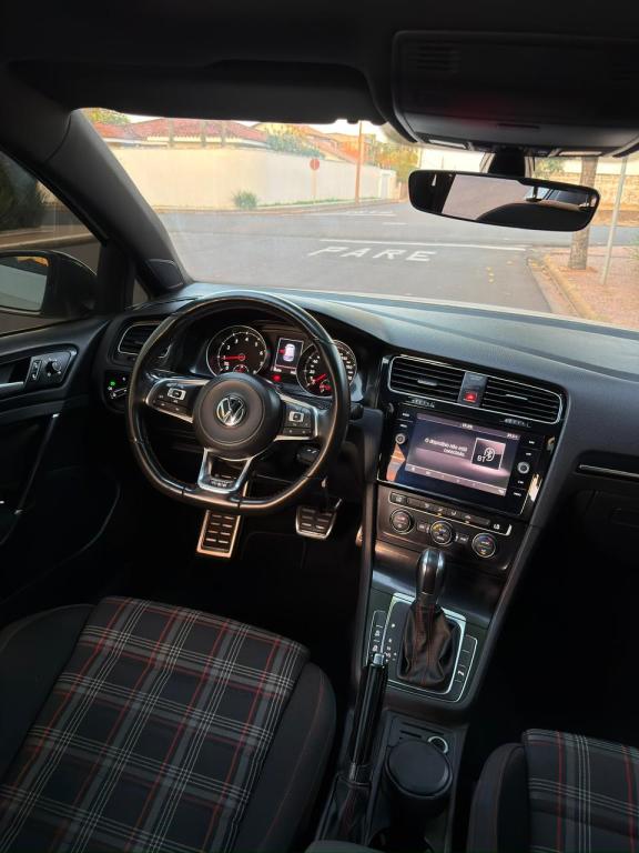 VOLKSWAGEN Golf - Foto