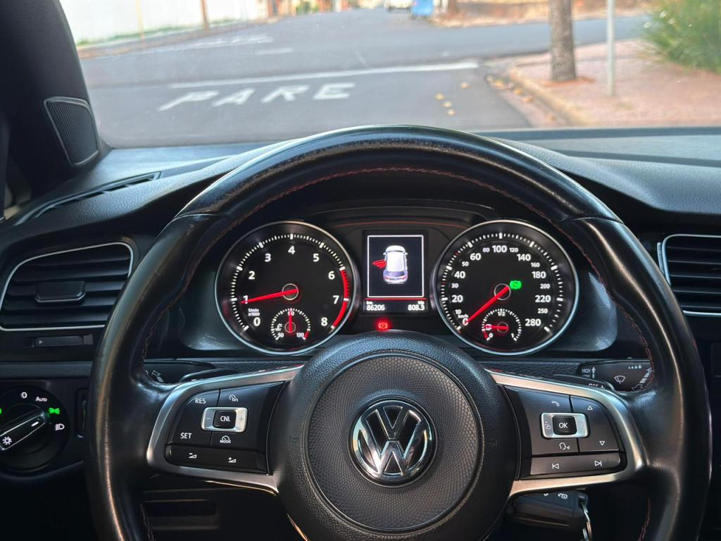 VOLKSWAGEN Golf - Foto