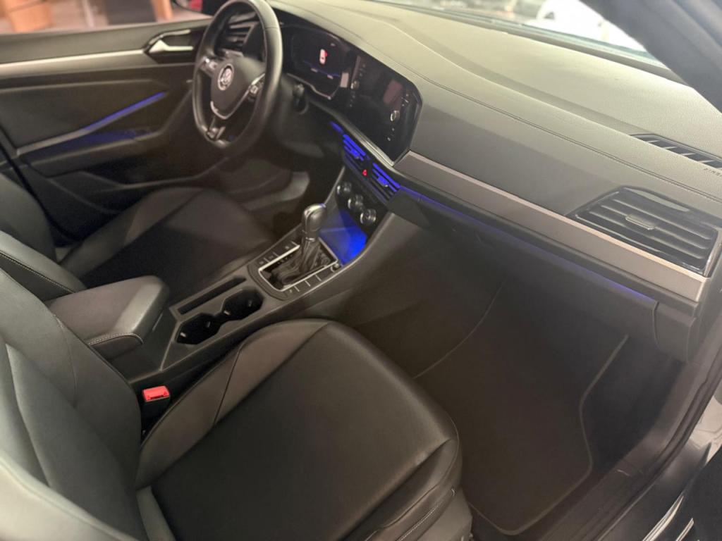 VOLKSWAGEN Jetta - Foto