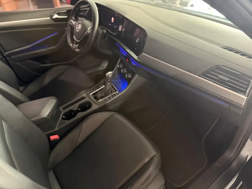 VOLKSWAGEN Jetta - Foto