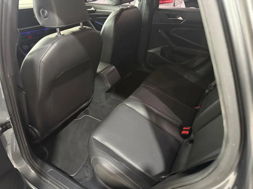VOLKSWAGEN Jetta - Foto