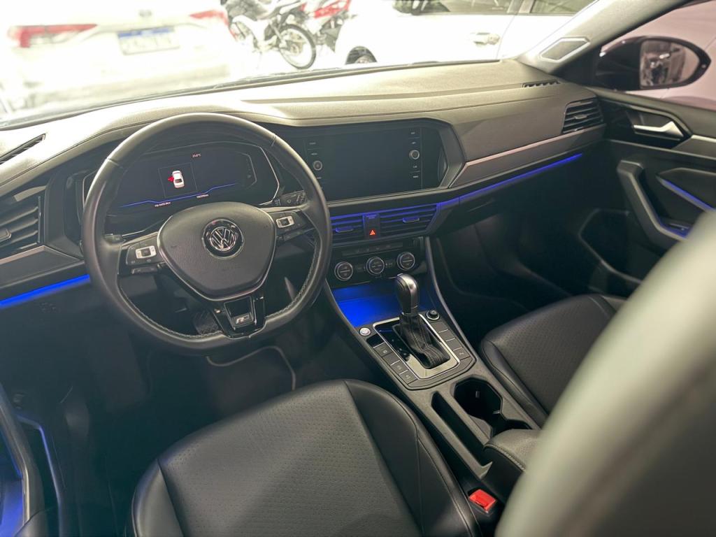 VOLKSWAGEN Jetta - Foto