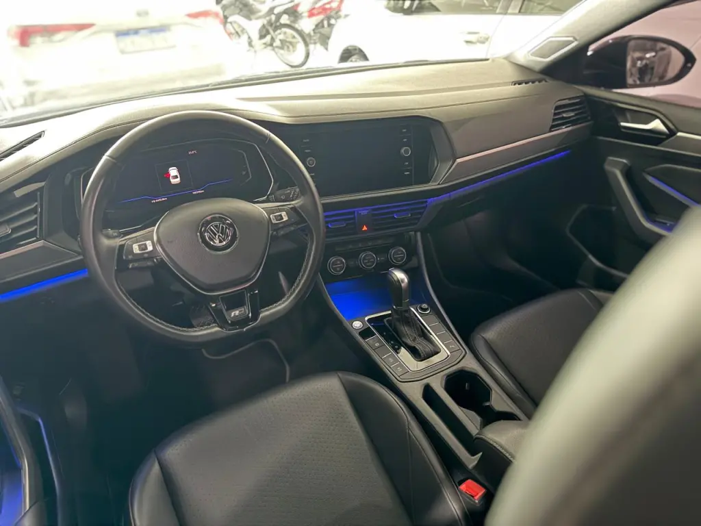 VOLKSWAGEN Jetta - Foto