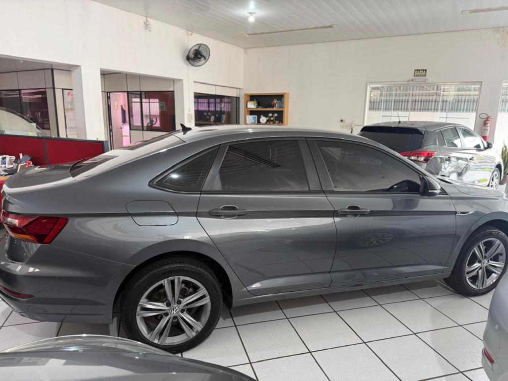 VOLKSWAGEN Jetta - Foto