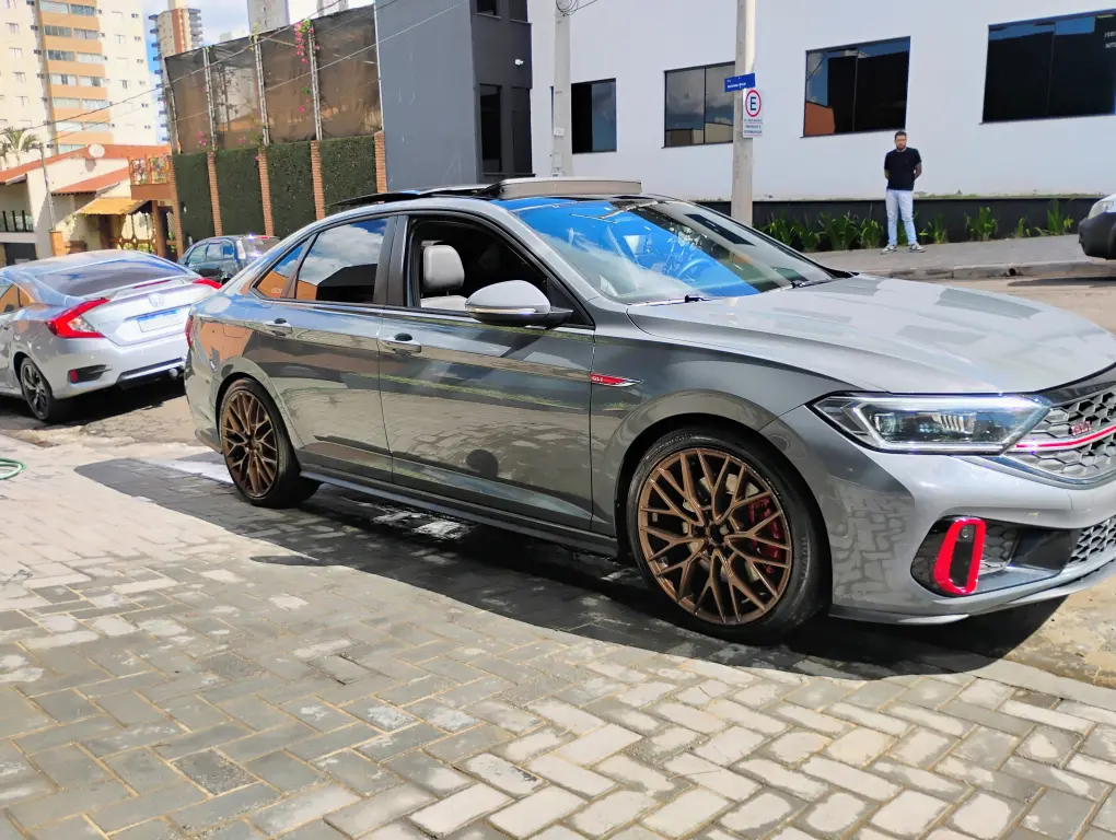 VOLKSWAGEN Jetta - Foto