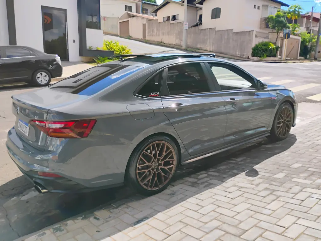 VOLKSWAGEN Jetta - Foto