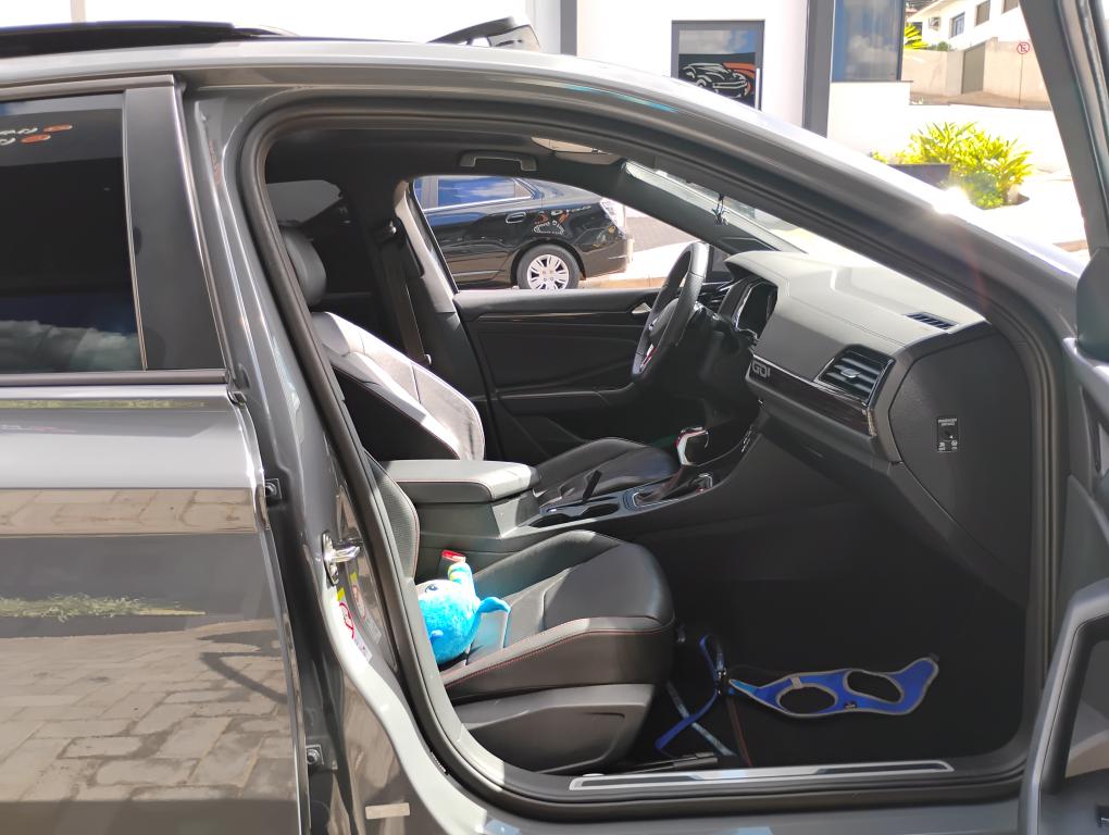 VOLKSWAGEN Jetta - Foto