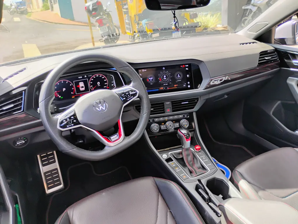 VOLKSWAGEN Jetta - Foto