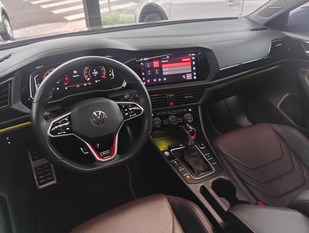 VOLKSWAGEN Jetta - Foto