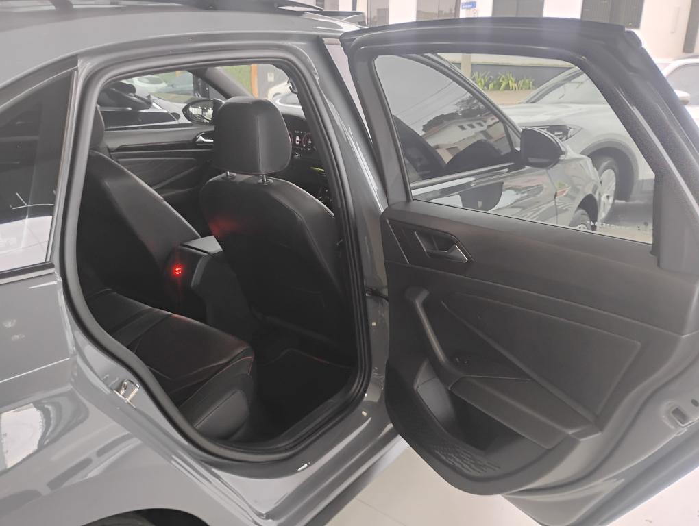 VOLKSWAGEN Jetta - Foto