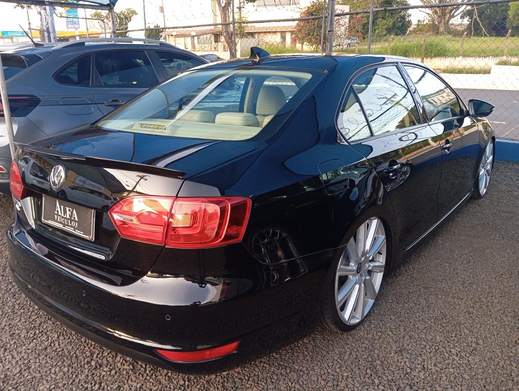 VOLKSWAGEN Jetta - Foto