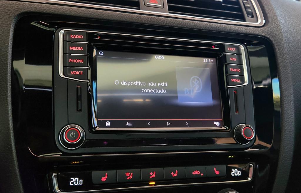 VOLKSWAGEN Jetta - Foto