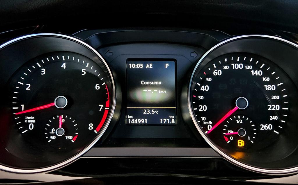 VOLKSWAGEN Jetta - Foto