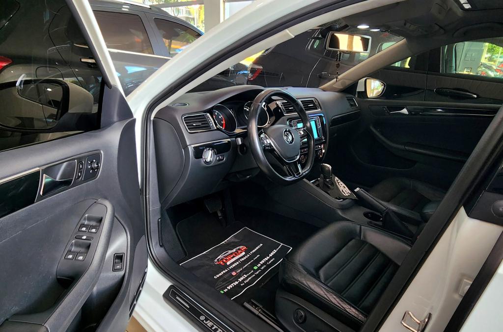 VOLKSWAGEN Jetta - Foto