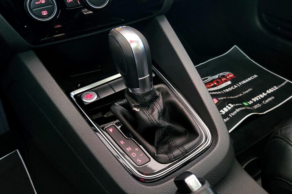 VOLKSWAGEN Jetta - Foto