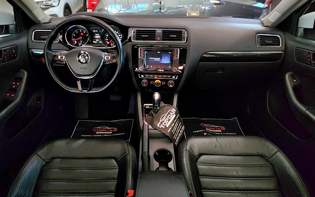 VOLKSWAGEN Jetta - Foto