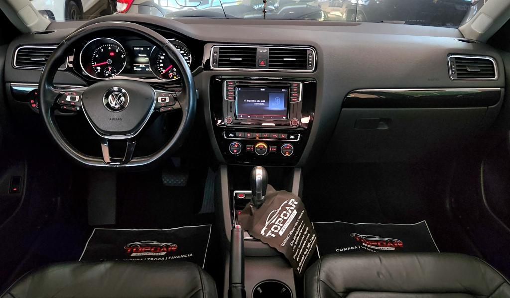 VOLKSWAGEN Jetta - Foto