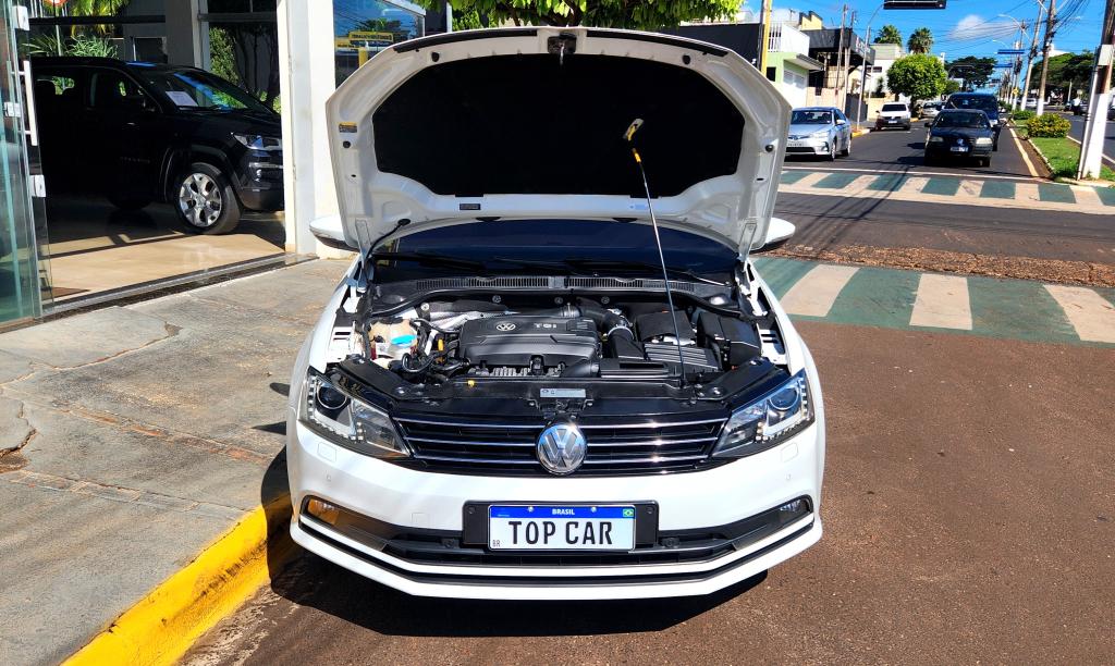 VOLKSWAGEN Jetta - Foto