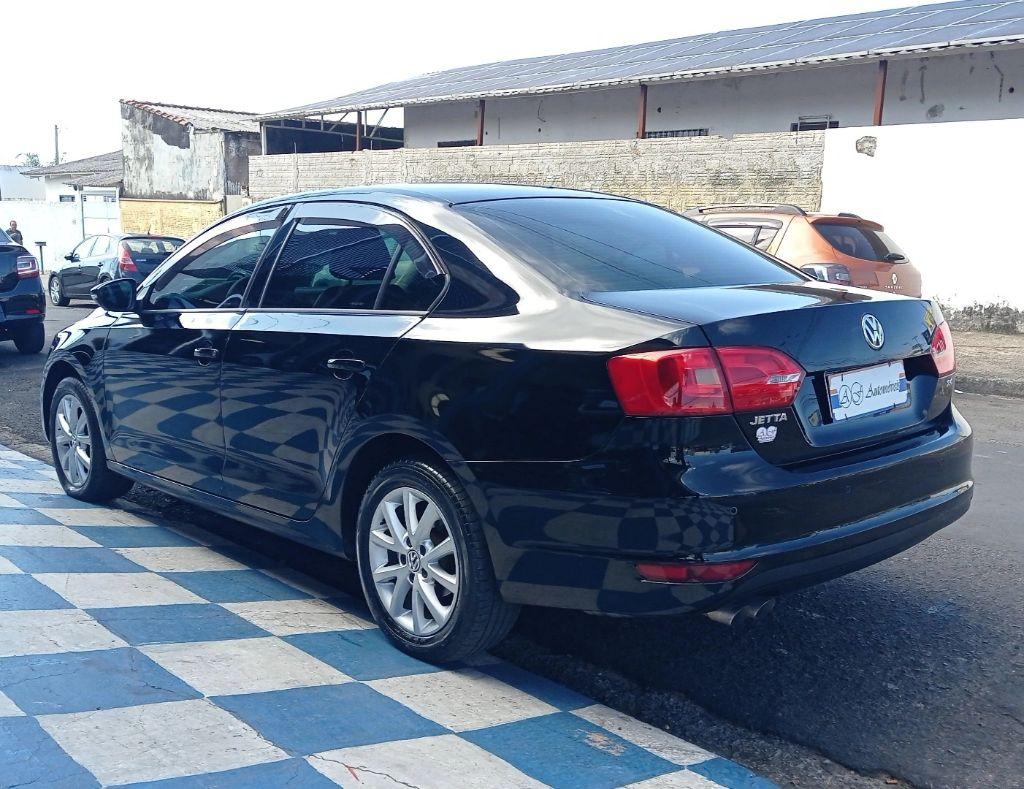 VOLKSWAGEN Jetta - Foto