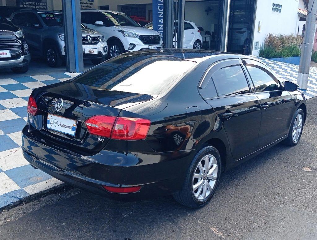 VOLKSWAGEN Jetta - Foto