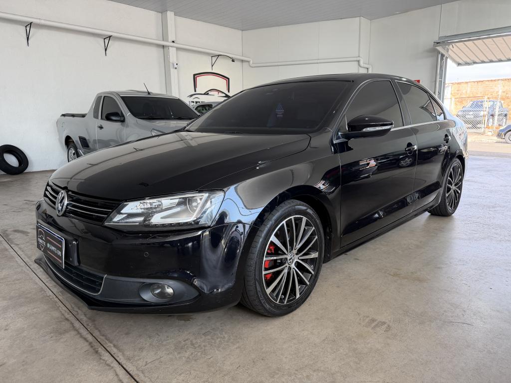 VOLKSWAGEN Jetta - Foto