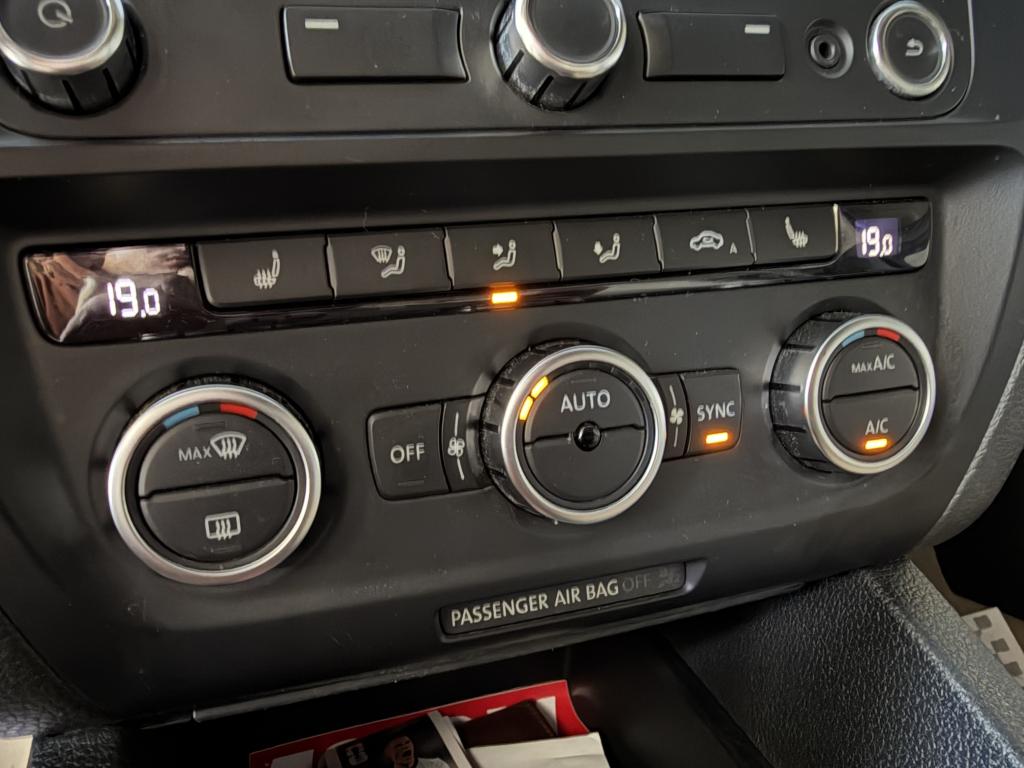 VOLKSWAGEN Jetta - Foto