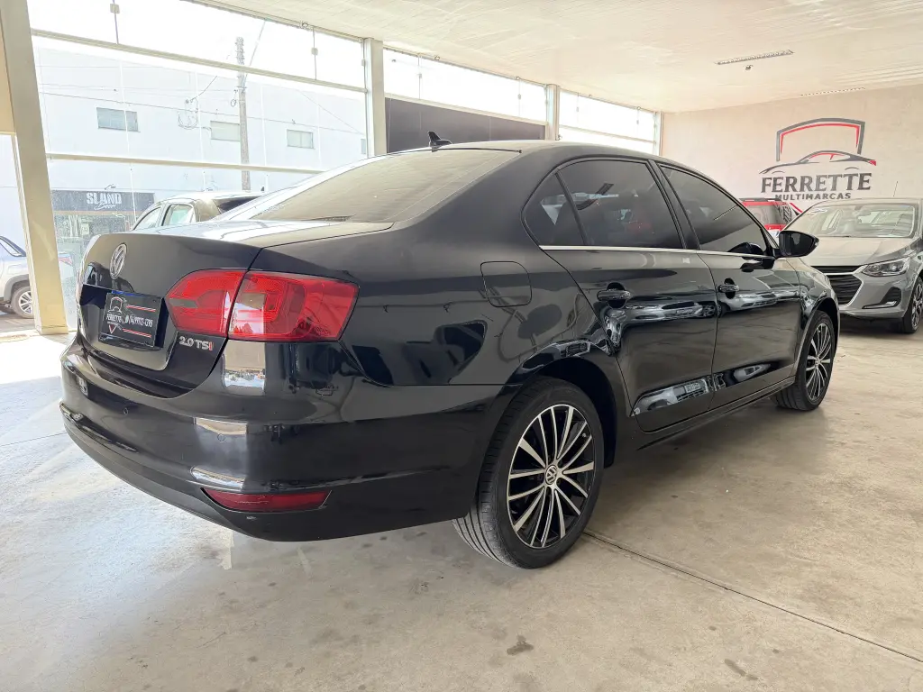 VOLKSWAGEN Jetta - Foto