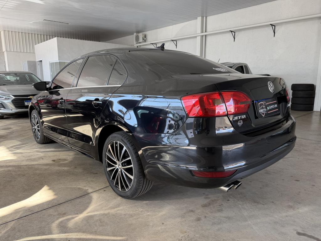 VOLKSWAGEN Jetta - Foto