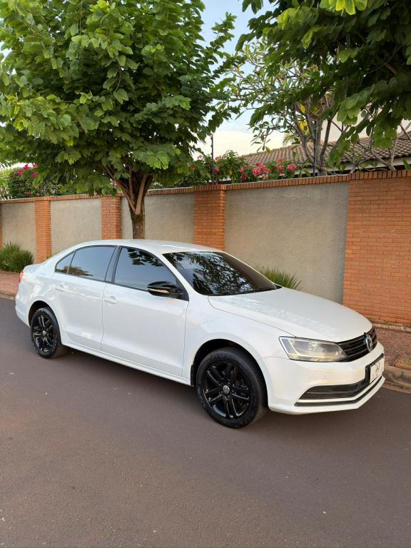 VOLKSWAGEN Jetta - Foto