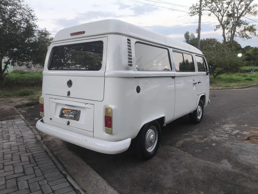 VOLKSWAGEN Kombi - Foto