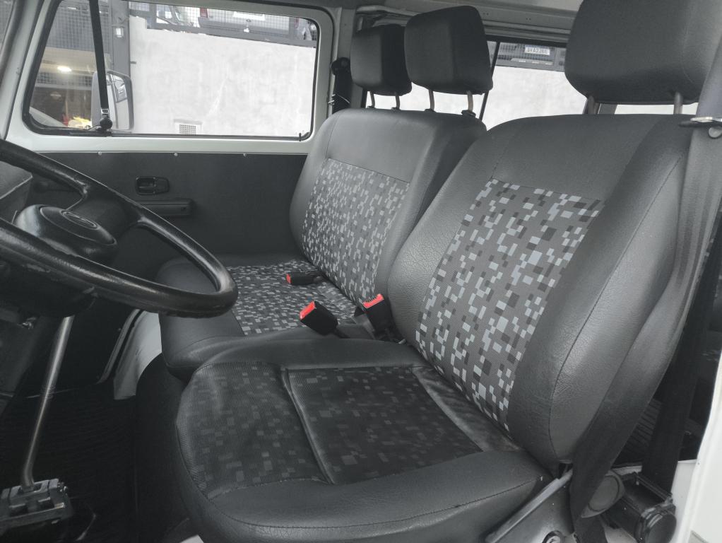 VOLKSWAGEN Kombi - Foto