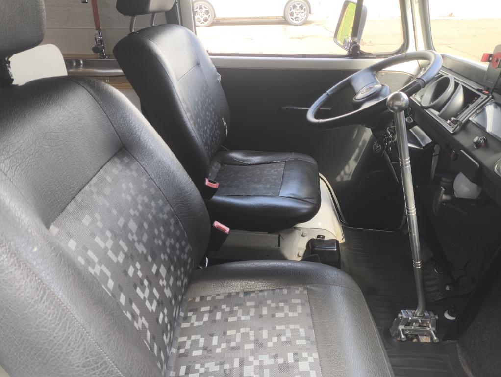 VOLKSWAGEN Kombi Furgão - Foto