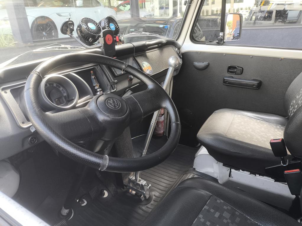 VOLKSWAGEN Kombi Furgão - Foto