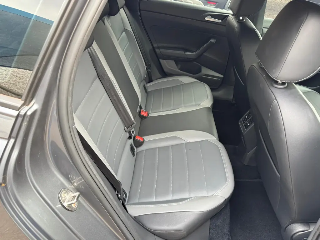 VOLKSWAGEN Nivus - Foto