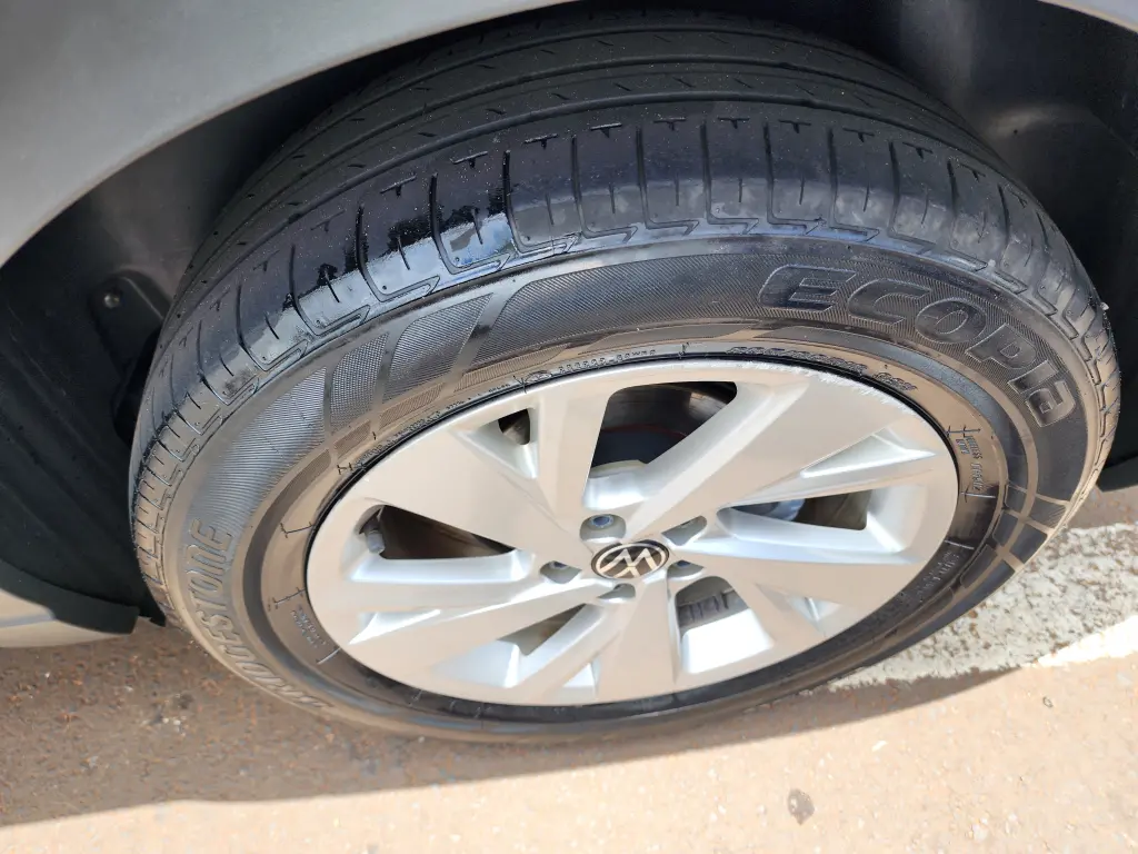 VOLKSWAGEN Nivus - Foto