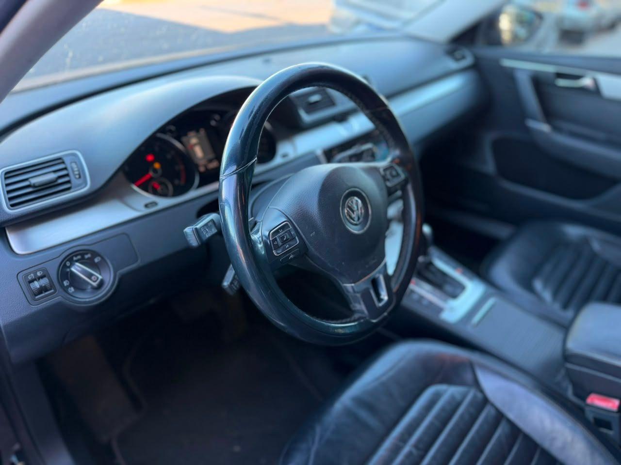 VOLKSWAGEN Passat Variant - Foto