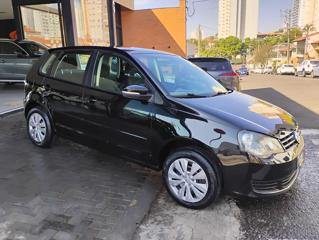 VOLKSWAGEN Polo Hatch - Foto