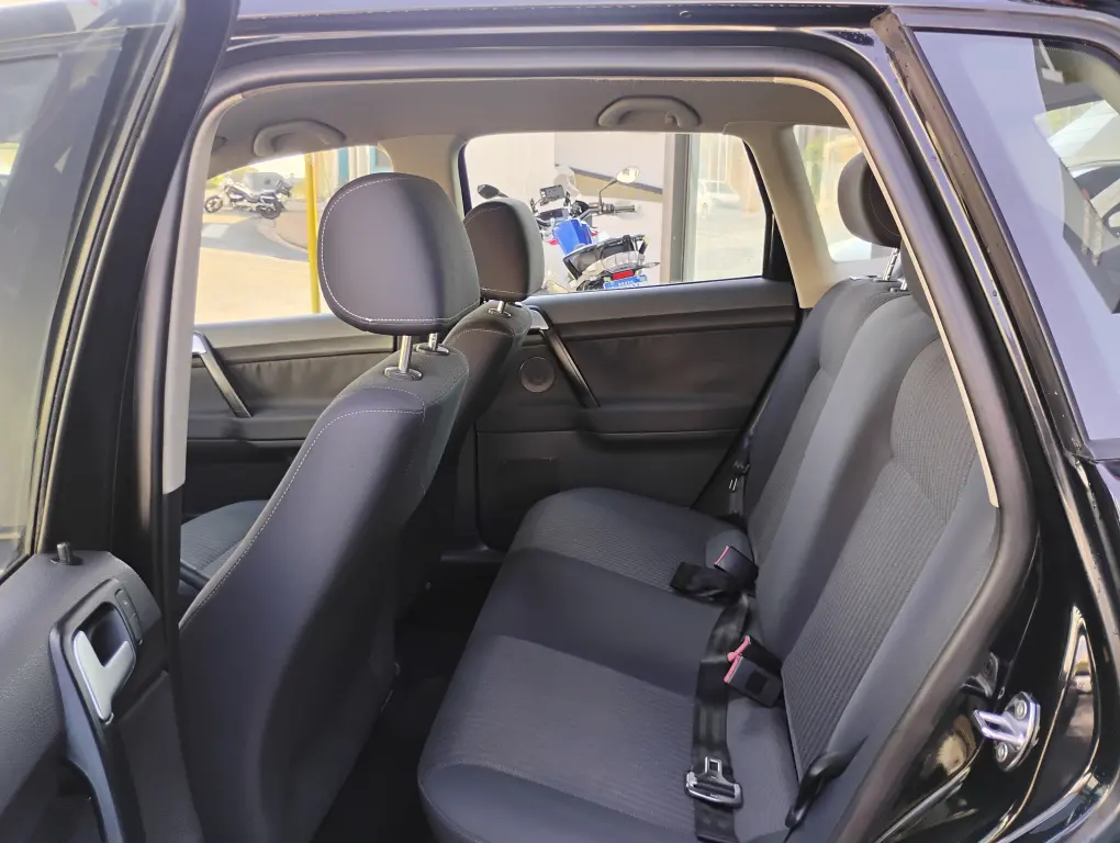 VOLKSWAGEN Polo Hatch - Foto