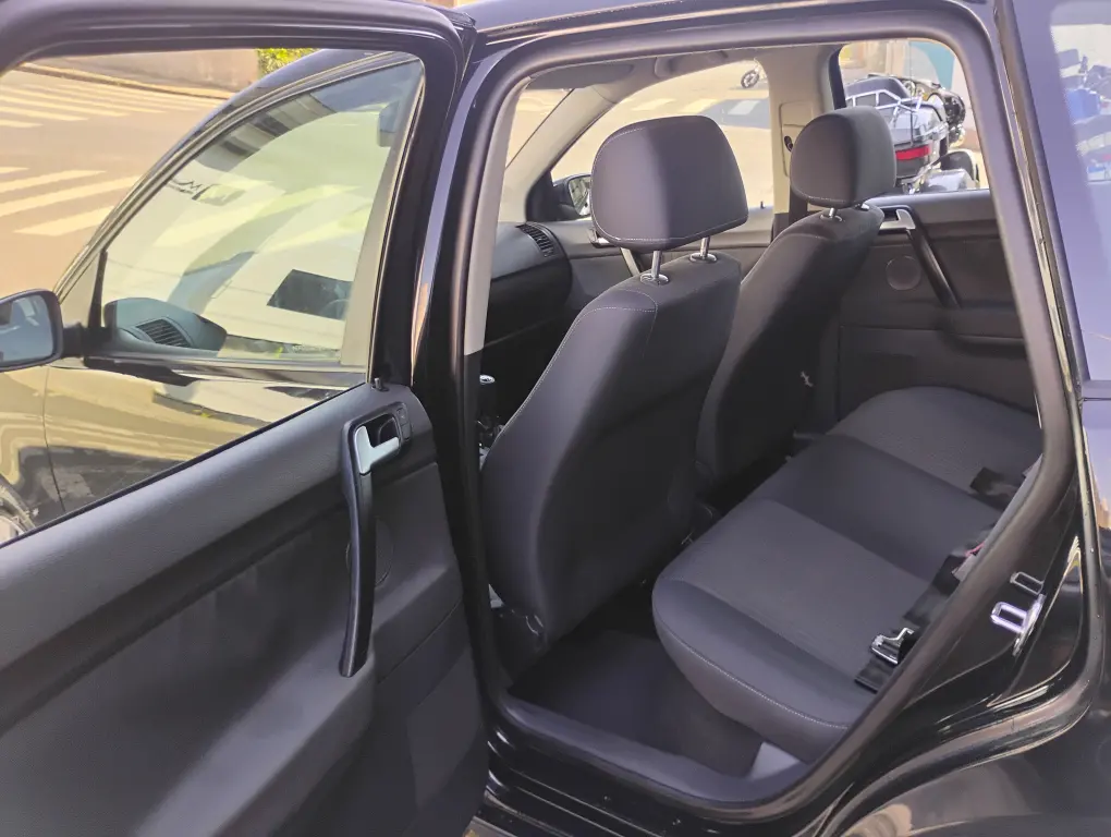 VOLKSWAGEN Polo Hatch - Foto