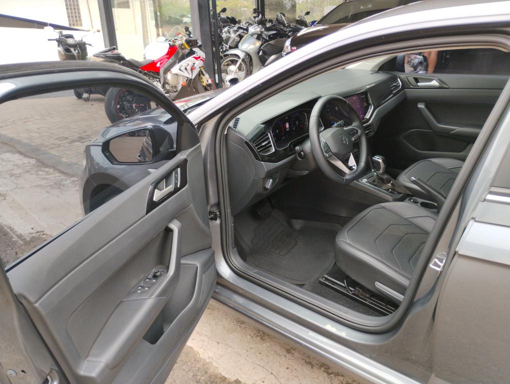 VOLKSWAGEN Polo Hatch - Foto