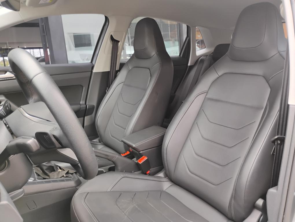 VOLKSWAGEN Polo Hatch - Foto