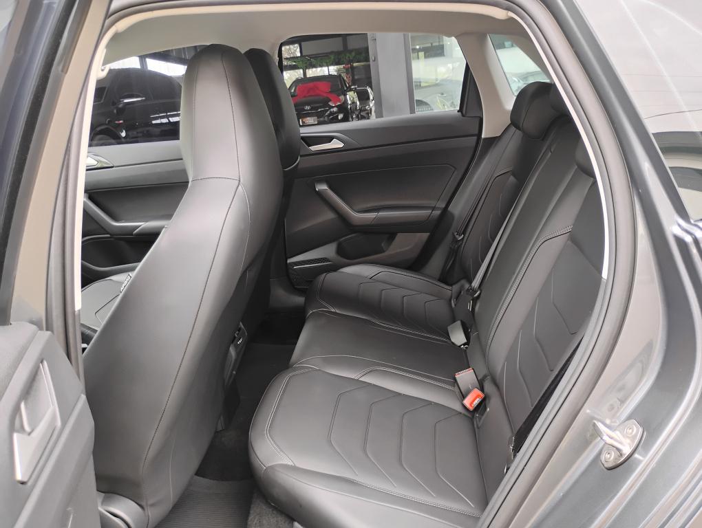 VOLKSWAGEN Polo Hatch - Foto