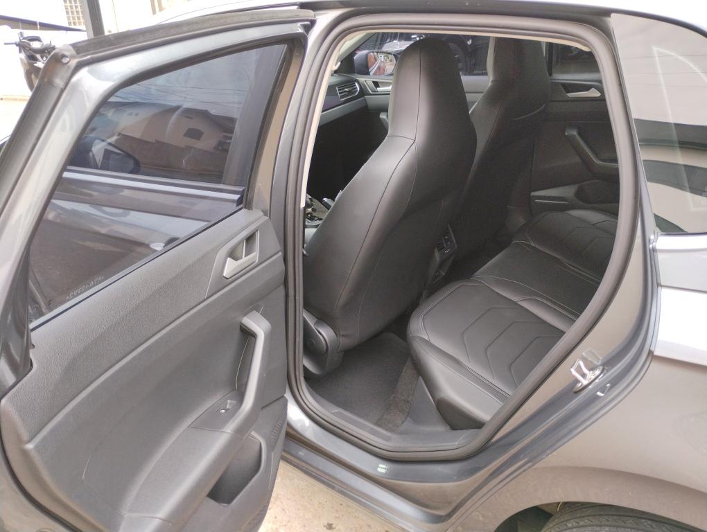 VOLKSWAGEN Polo Hatch - Foto