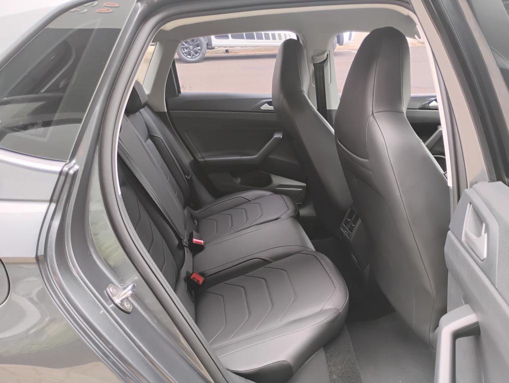 VOLKSWAGEN Polo Hatch - Foto