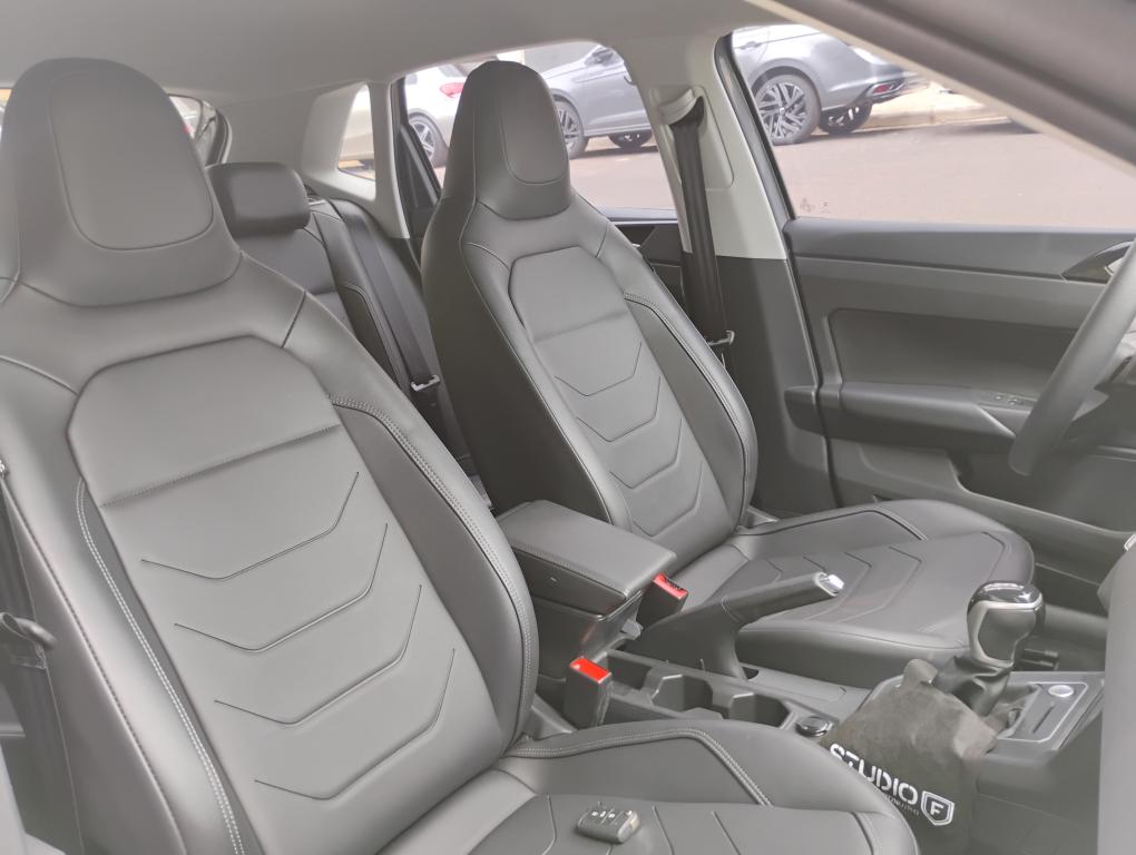 VOLKSWAGEN Polo Hatch - Foto